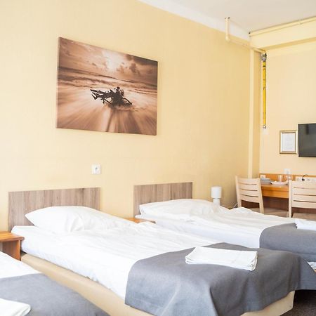 Hostel Krosnienska 12 Zielona Góra Esterno foto