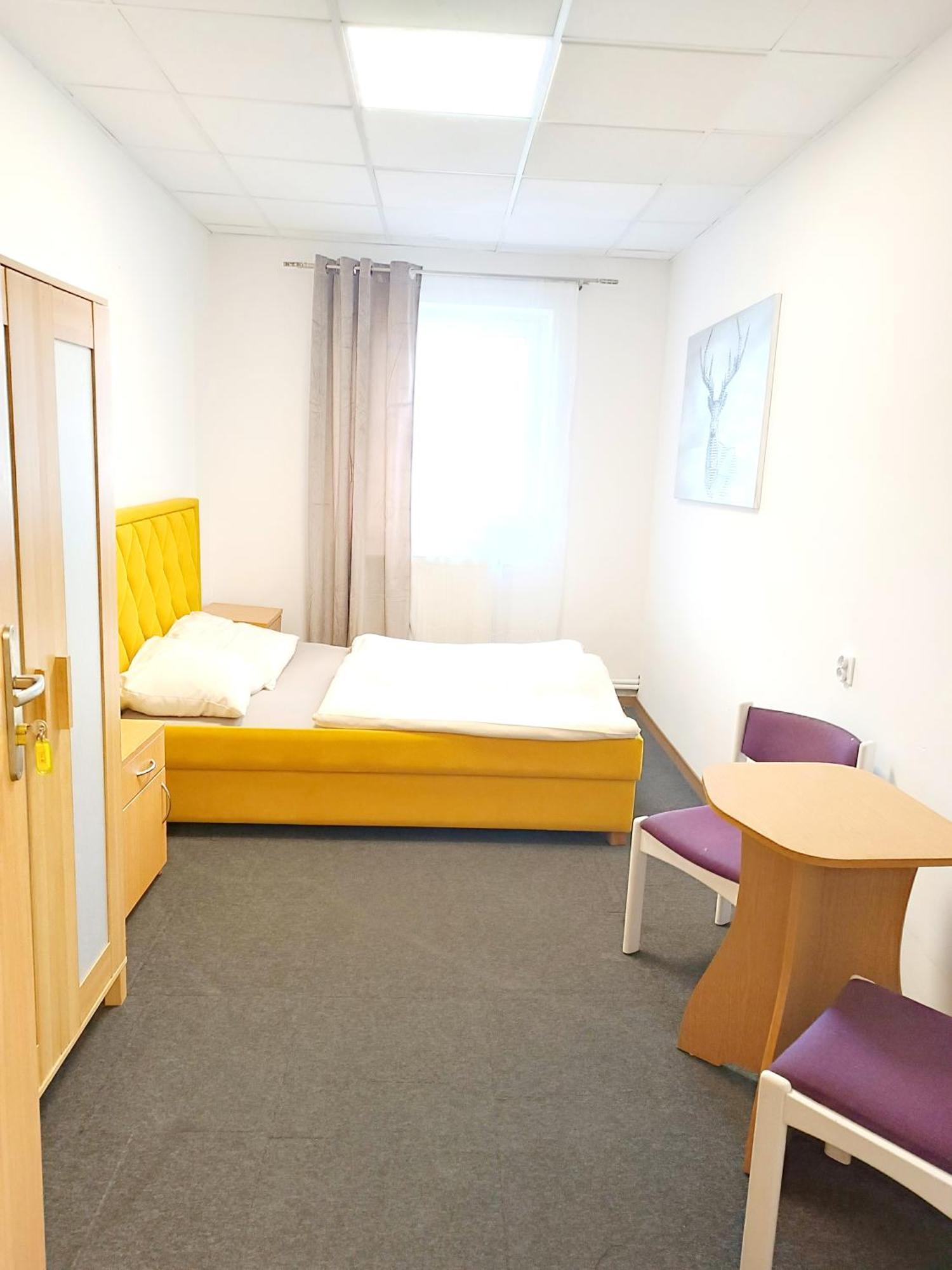 Hostel Krosnienska 12 Zielona Góra Esterno foto