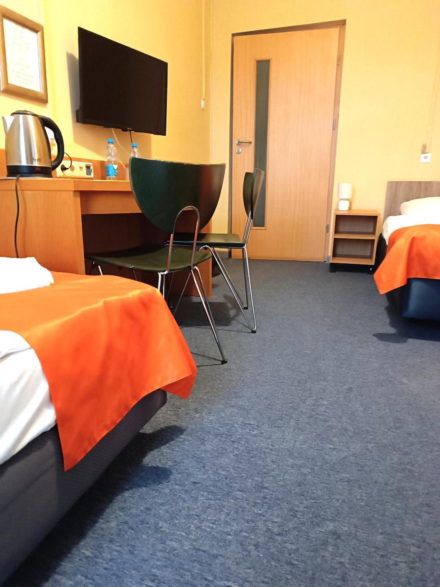Hostel Krosnienska 12 Zielona Góra Esterno foto