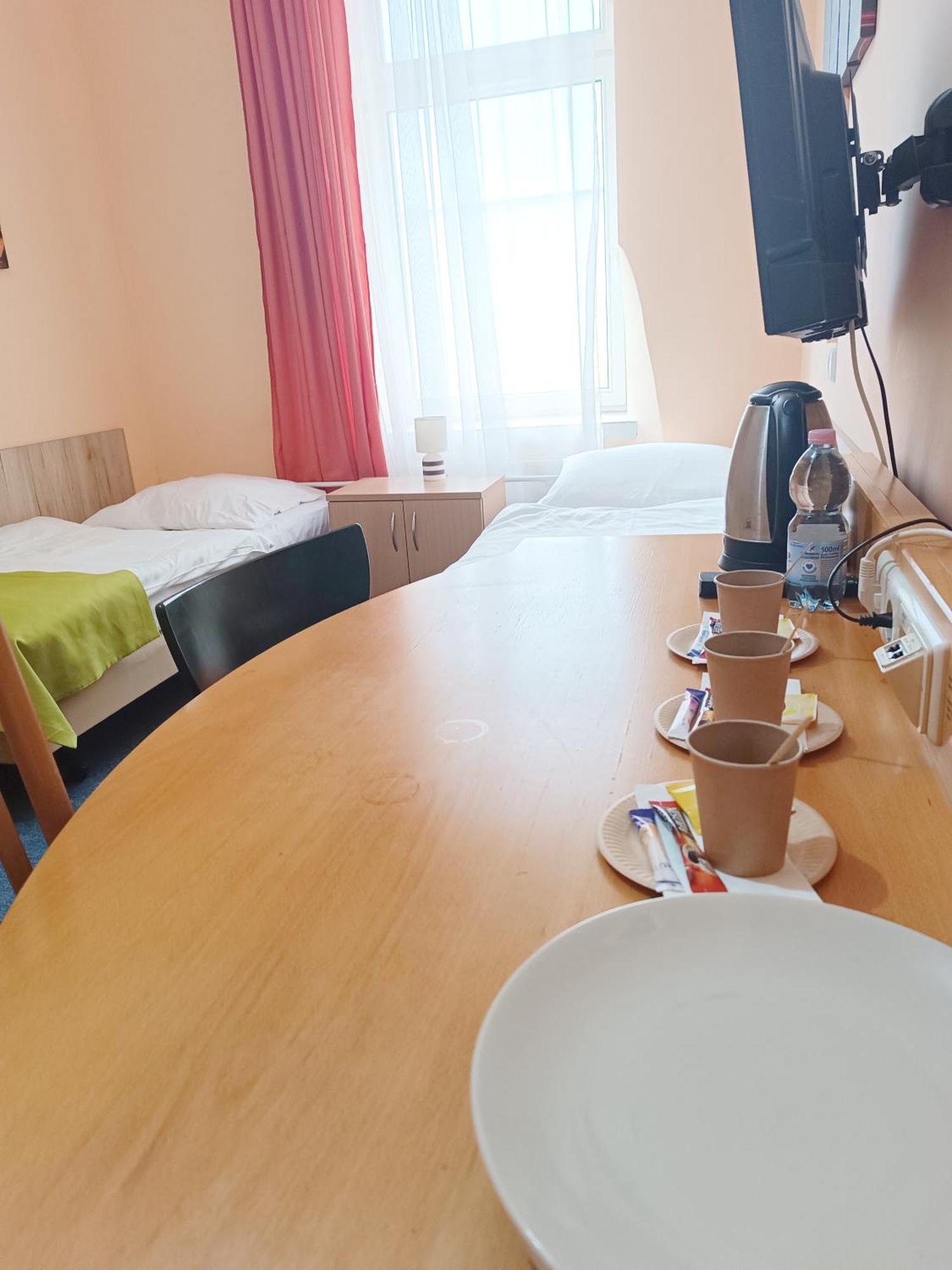 Hostel Krosnienska 12 Zielona Góra Esterno foto