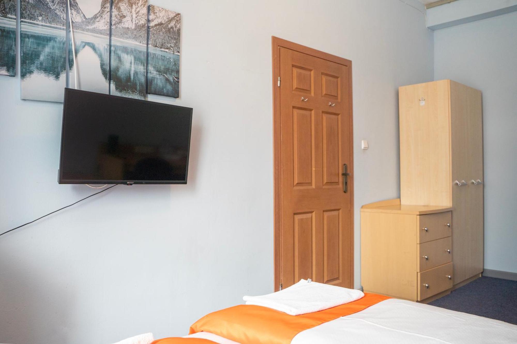 Hostel Krosnienska 12 Zielona Góra Esterno foto