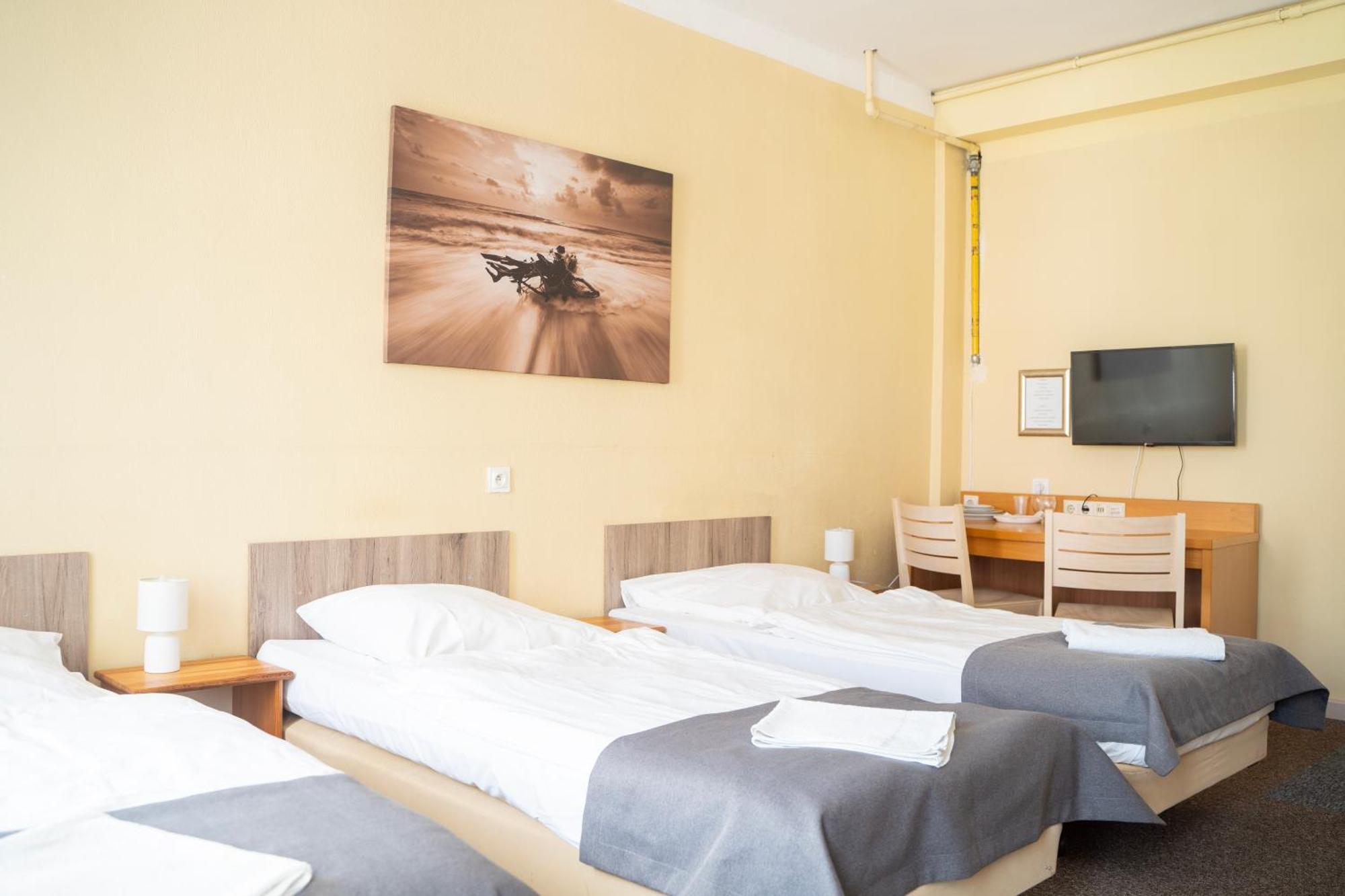 Hostel Krosnienska 12 Zielona Góra Esterno foto