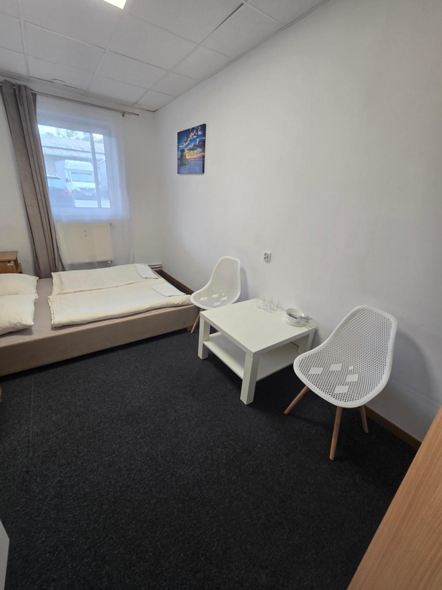 Hostel Krosnienska 12 Zielona Góra Esterno foto