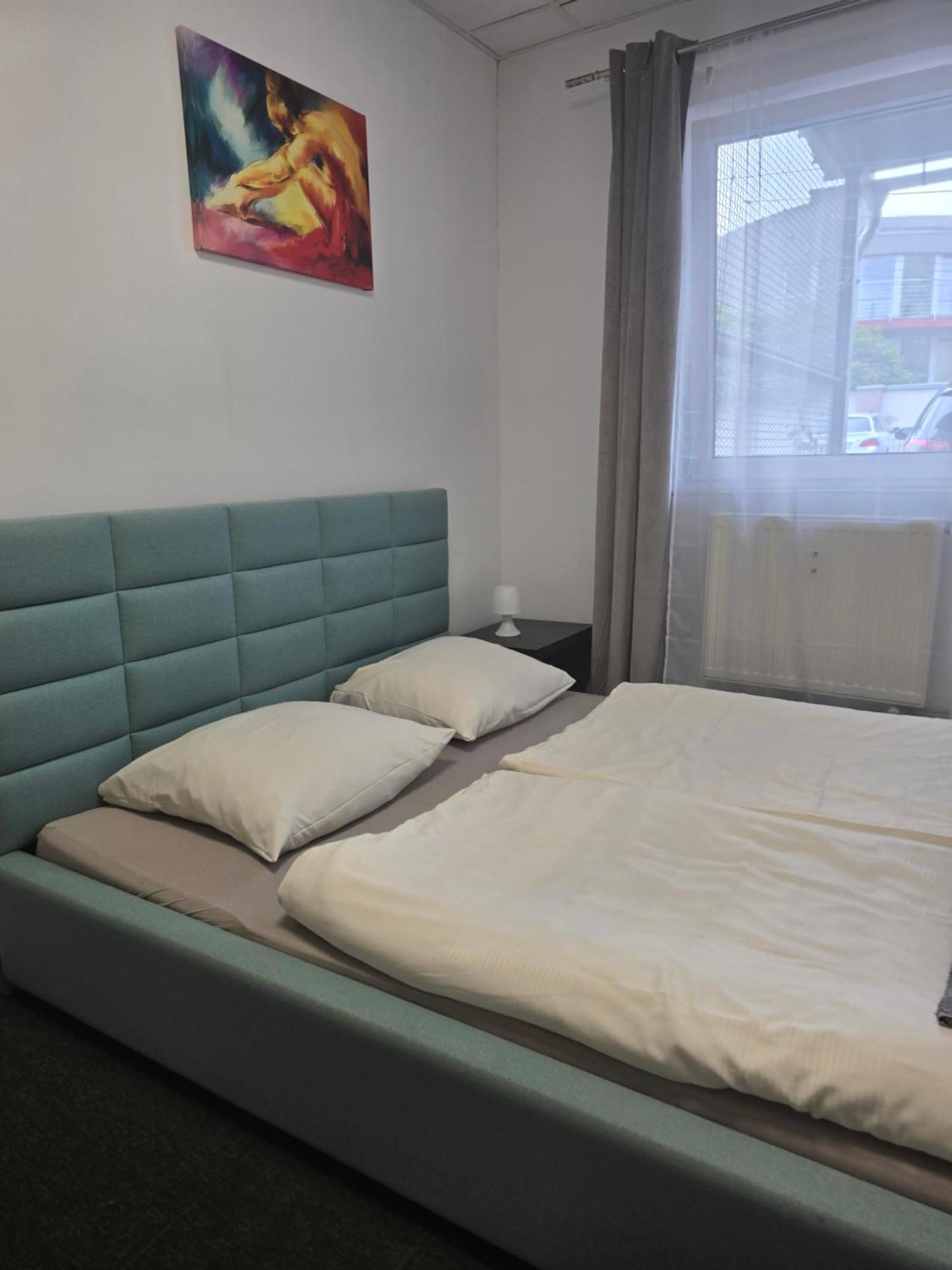 Hostel Krosnienska 12 Zielona Góra Esterno foto