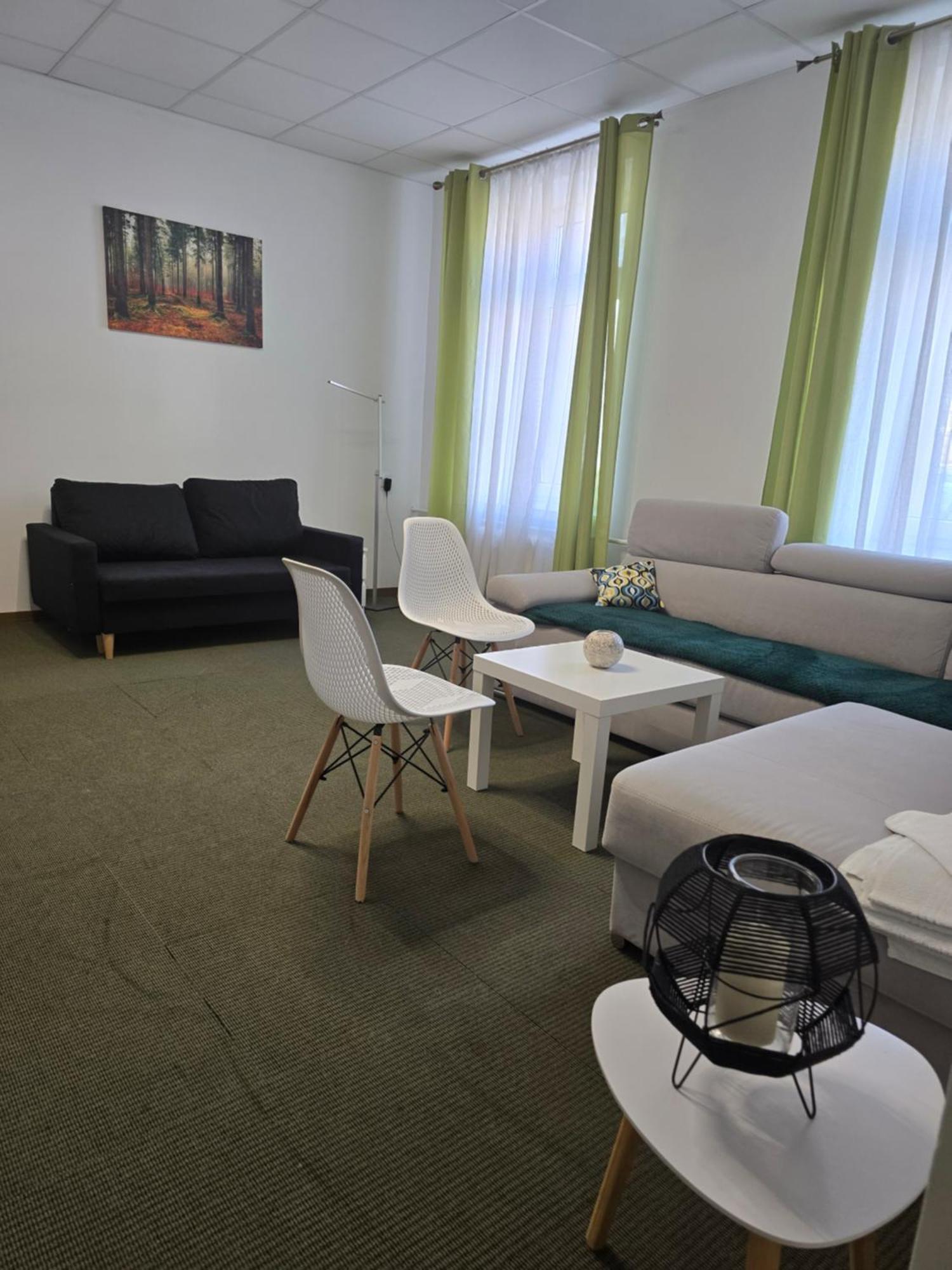 Hostel Krosnienska 12 Zielona Góra Esterno foto