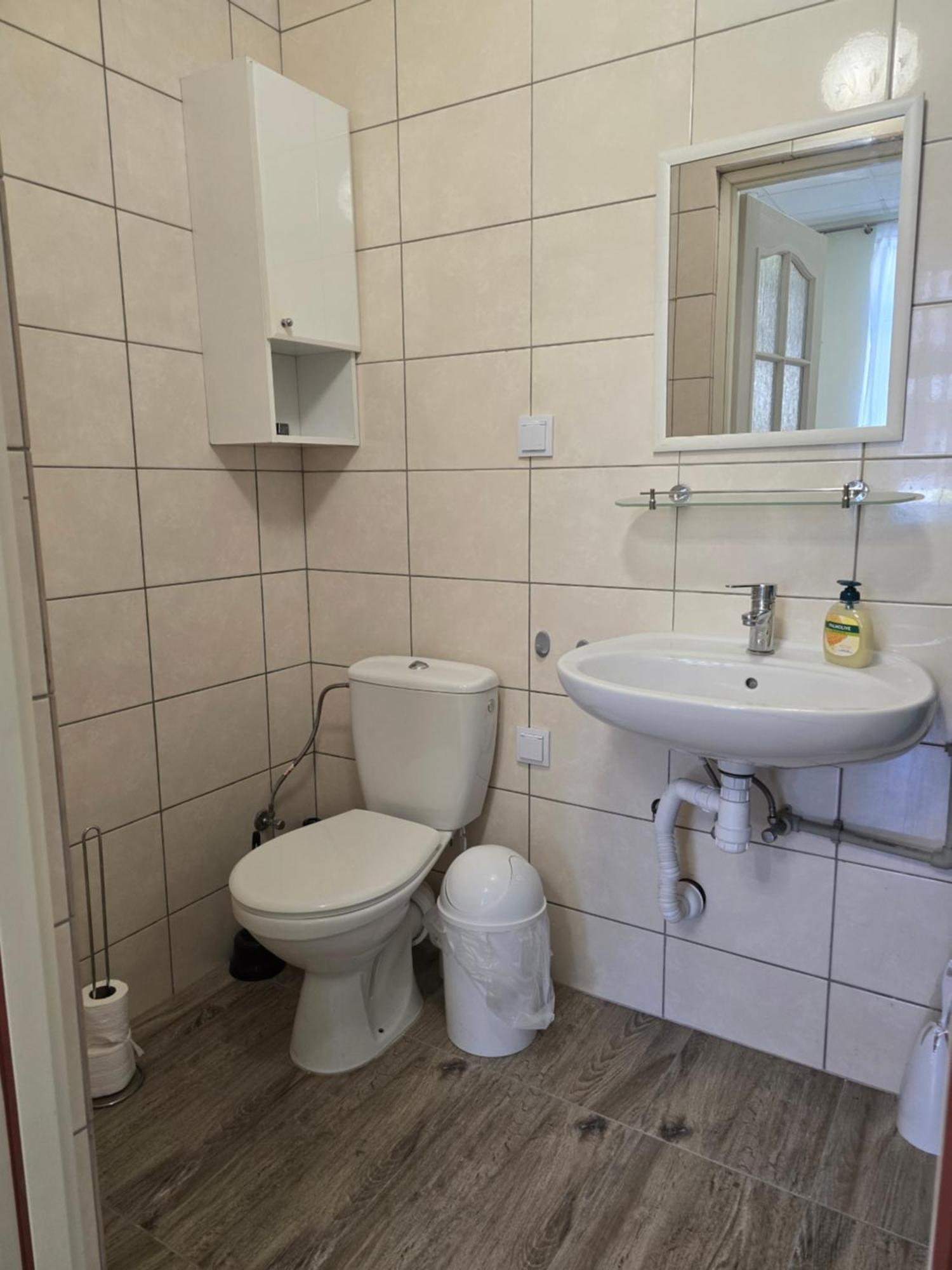 Hostel Krosnienska 12 Zielona Góra Esterno foto